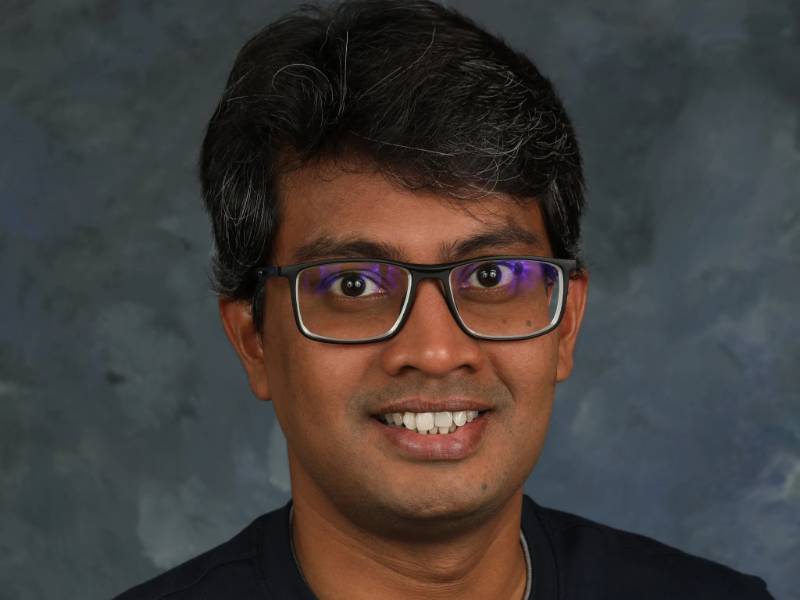 Headshot of Santosh Bandlamudi