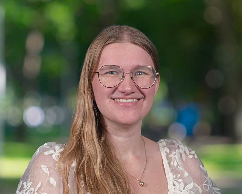 Headshot of Victoria Karnes