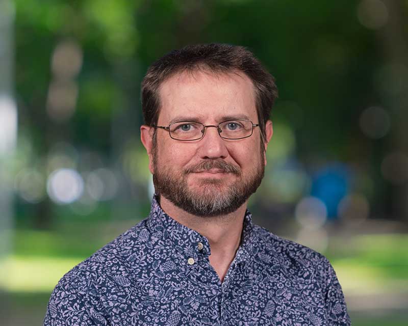 Headshot of Daniel Owens