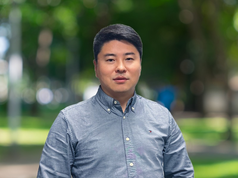 Headshot of Jingbo Wang